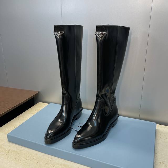 Factory Price Prada 2025 Autumn/Winter New Nomadic Style High-Top Knee-Length Mo