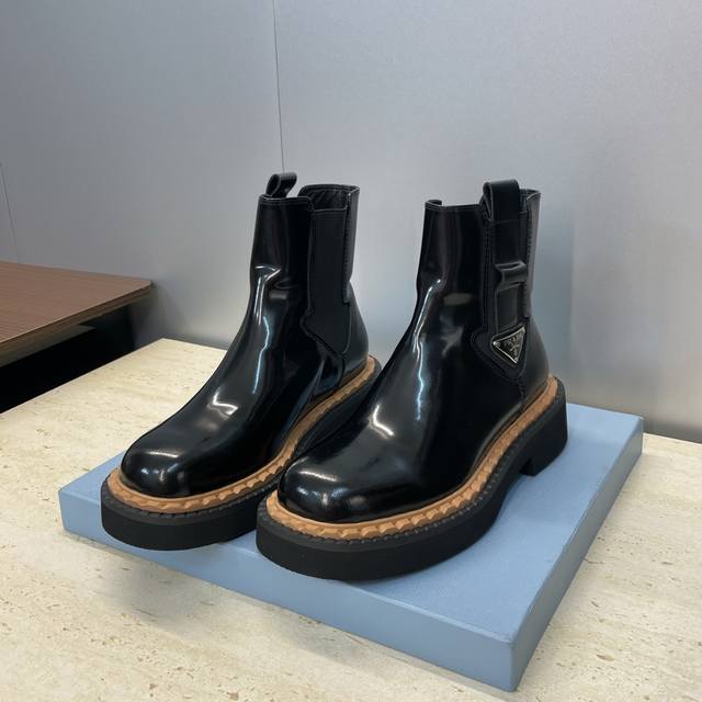 Factory Price Prada 2025 Autumn/Winter New Chelsea Style Elastic Low-Heel Motorc