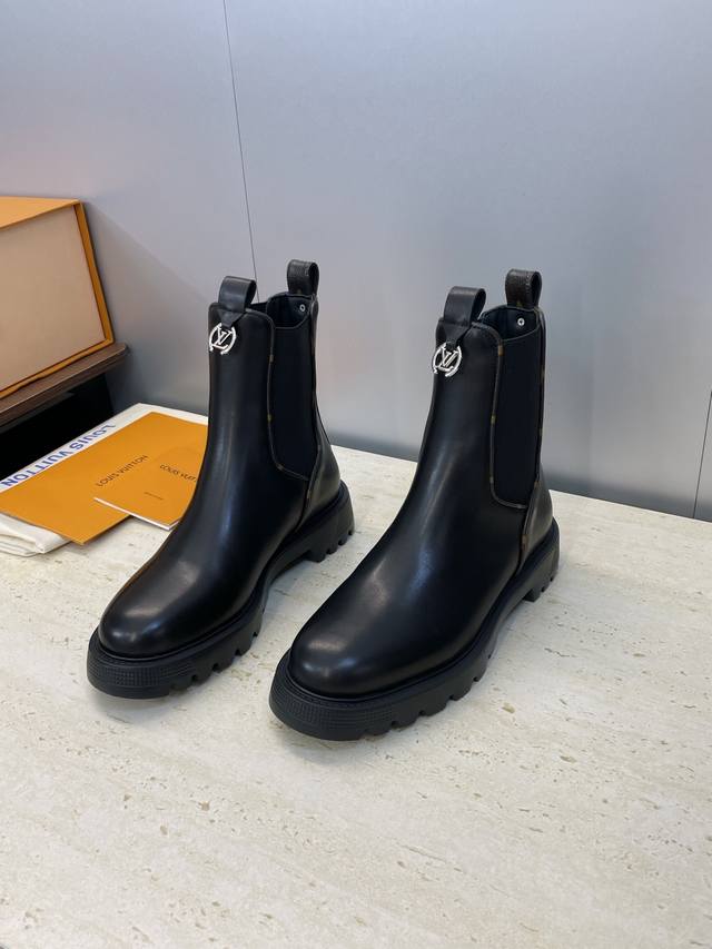 Factory direct price. Dongguan-made Louis Vuitton 2025 Autumn/Winter new Chelsea