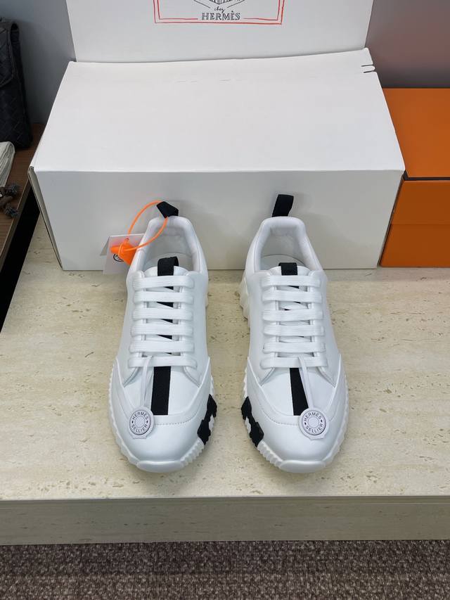 Factory direct price, comes with a full set of airplane boxes. Top-quality Dongg