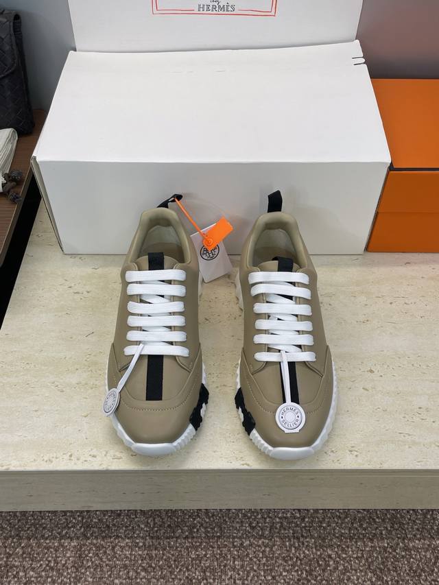 Factory direct price, comes with a full set of airplane boxes. Top-quality Dongg