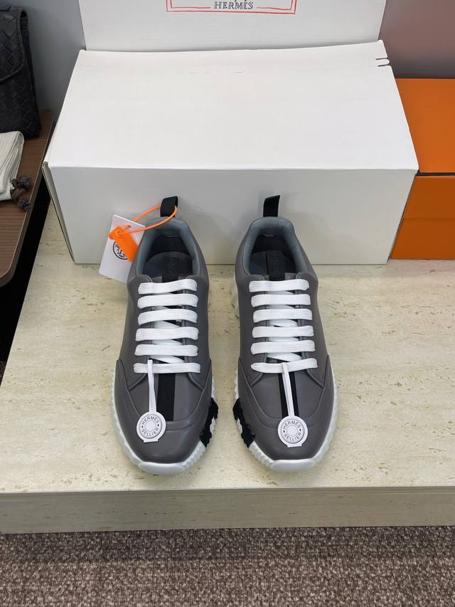 Factory direct price, comes with a full set of airplane boxes. Top-quality Herme