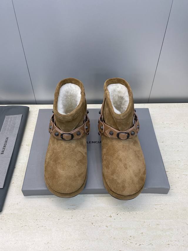 Factory Price P Balenciaga 2025 Autumn/Winter New Punk Style Warm Sheepskin Wome