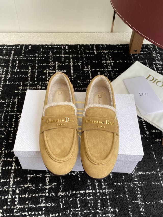 High-quality Dior 25 Ss Fall/Winter new wool loafers. Top quality, perfect fit,