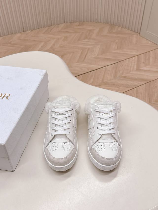 Selling Dior Fall/Winter New Style Furry Slippers - Classic, High-End, Elegant,