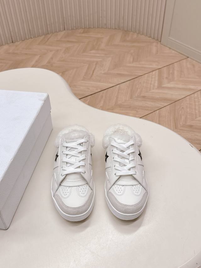 Selling Dior Fall/Winter New Style Furry Slippers - Classic, High-End, Elegant,