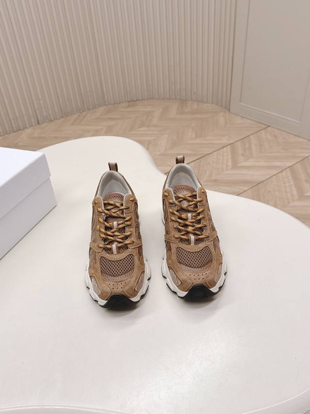 Latest colorway! Selling Dior Chrono casual sneakers, running shoes, and chunky Latest colorway! Selling Dior Chrono casual sneakers, running shoes, and chunky