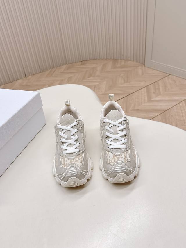 Latest colorway! Selling Dior Chrono casual sneakers, running shoes, and chunky Latest colorway! Selling Dior Chrono casual sneakers, running shoes, and chunky