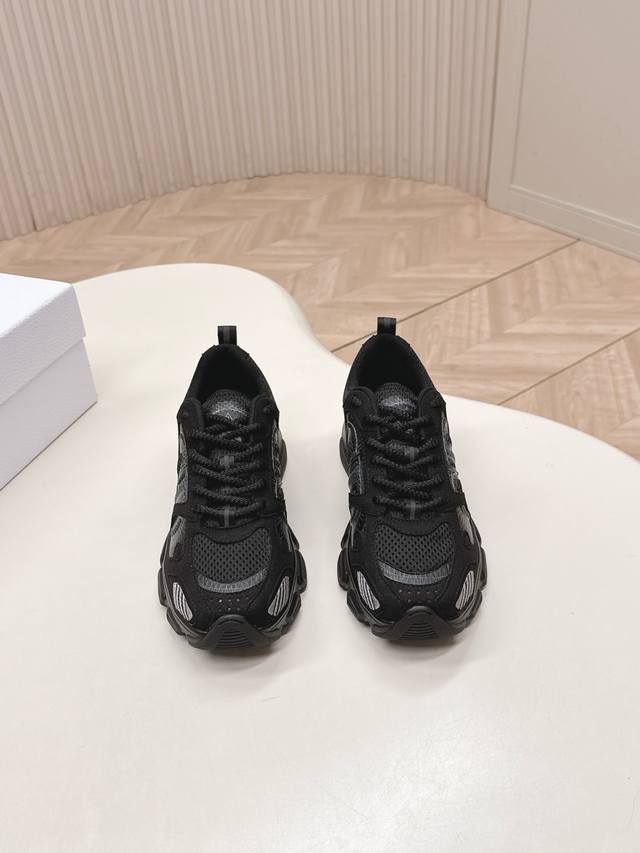 Latest colorway! Selling Dior Chrono casual sneakers, running shoes, and chunky Latest colorway! Selling Dior Chrono casual sneakers, running shoes, and chunky