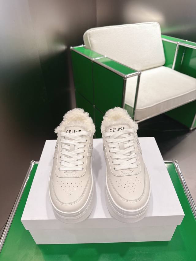 K027 Celine chunky white sneakers with fur lining. New Spring/Summer 2025 women' K027 Celine chunky white sneakers with fur lining. New Spring/Summer 2025 women'