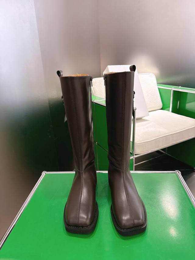 Top-tier version K049 Mm6 Early autumn new high boots, I absolutely love them! T