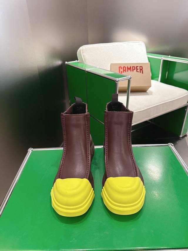 A pair of shoe covers is available for an additional 30 RMB per pair. Camper, a
