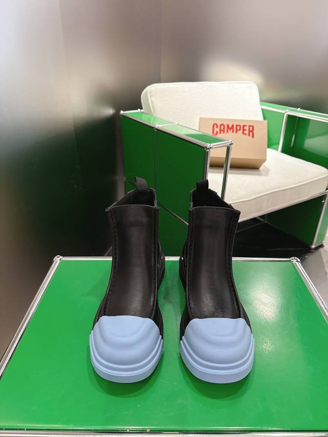 A pair of shoe covers is available for an additional 30 RMB per pair. Camper, a