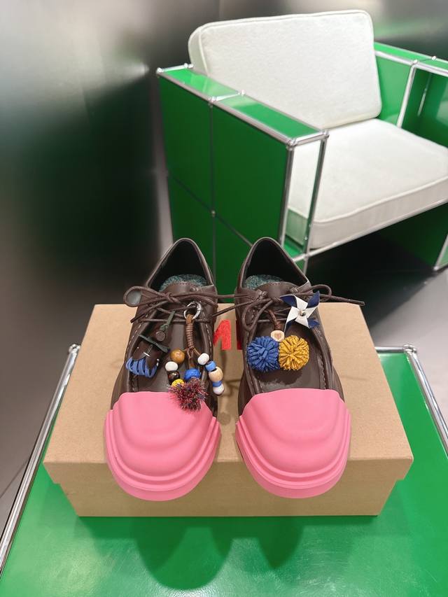 A pair of shoe covers is available for an additional 30 RMB per pair. Camper, a