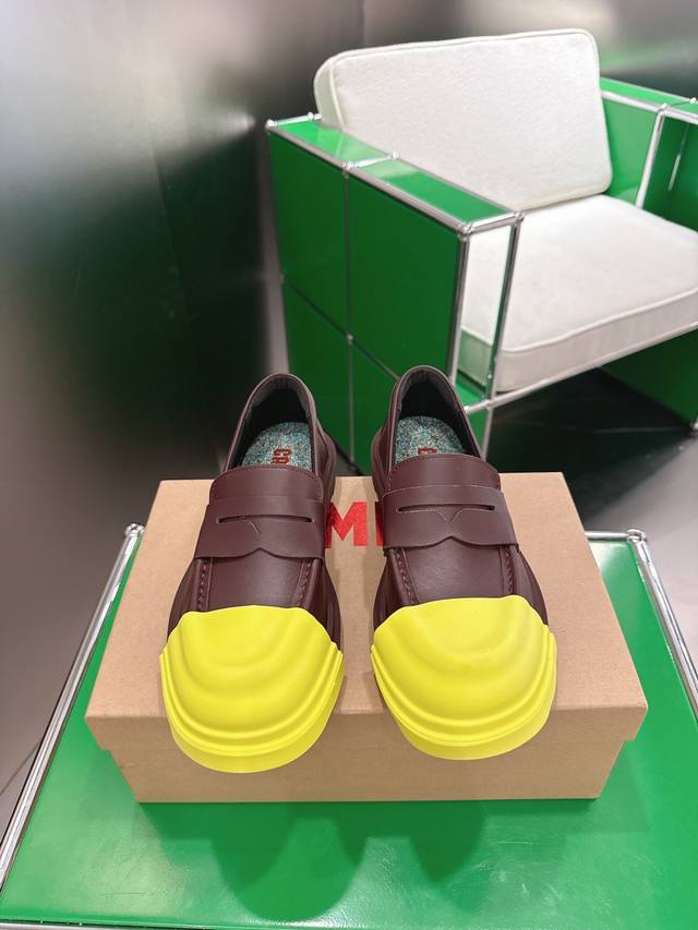 A pair of shoe covers is available for an additional 30 RMB. Camper, a Spanish n