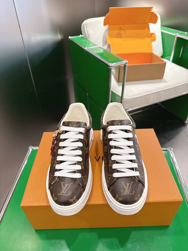 Top-tier version K007 Louis Vuitton Time Out casual sneakers, white sneakers Thi