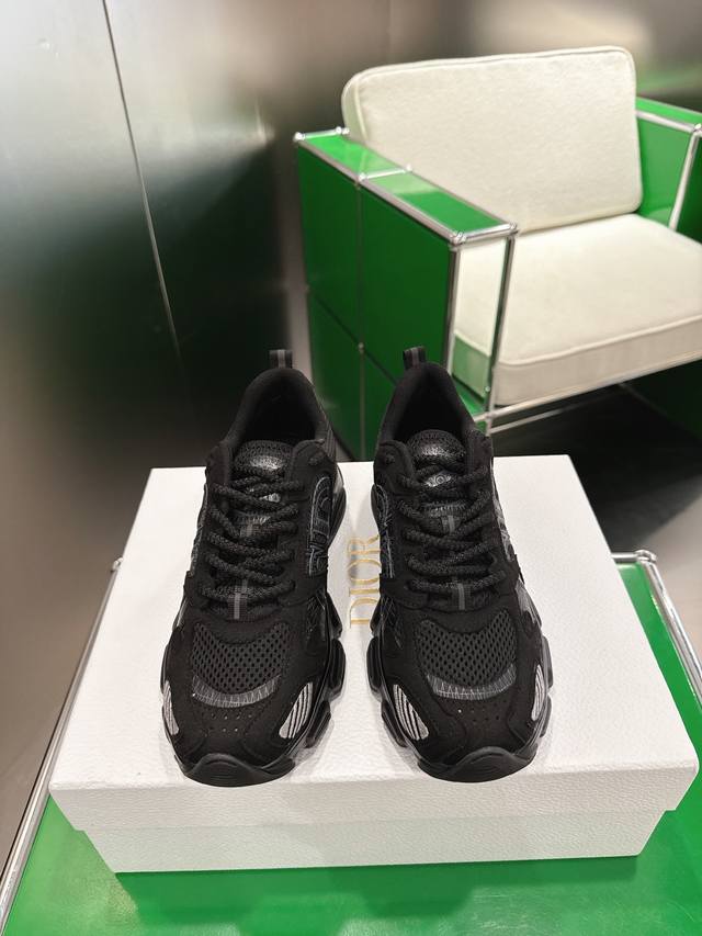 Dior Dior Vibe Sneakers New Dior colorway updated simultaneously on the official Dior Dior Vibe Sneakers New Dior colorway updated simultaneously on the official