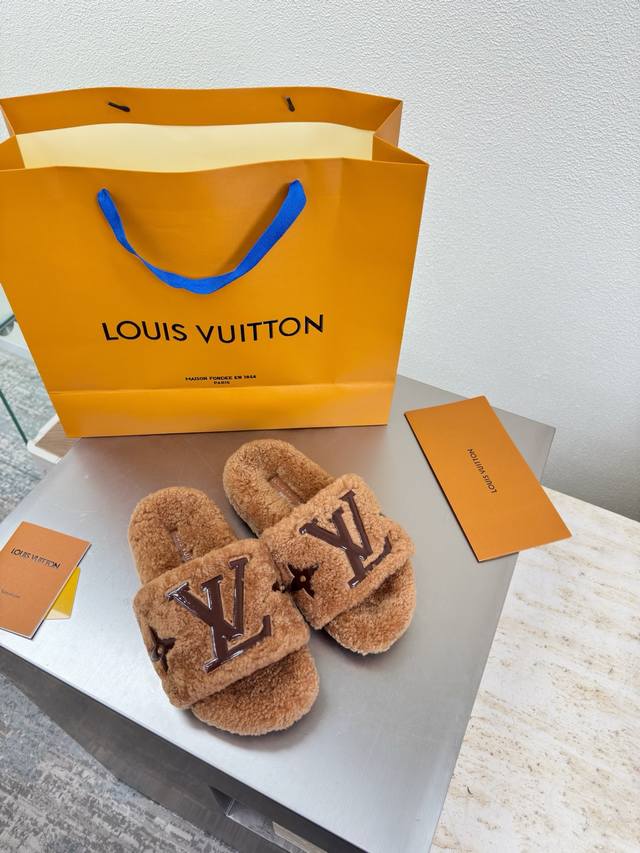 Imported Lambswool Slippers with Epoxy Logo L Donkey Super High Cost-Performance