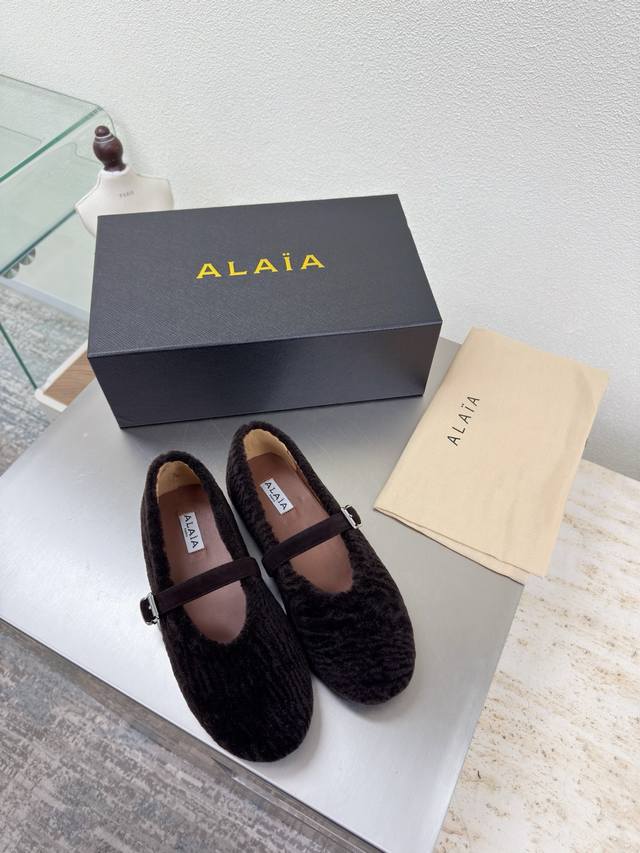 Lambswool Mary Jane Shoes Comfortable and Warm Alaia From Paris, Love at First S