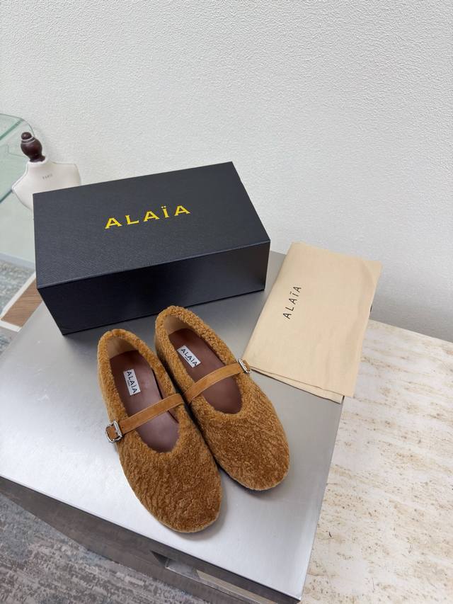 Lambswool Upper Mary Jane Shoes Comfortable and Warm Alaia From Paris, Love at F