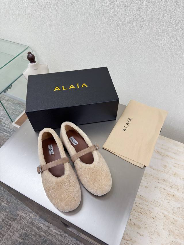 Lambswool Upper Mary Jane Shoes Comfortable and Warm Alaia From Paris, Love at F