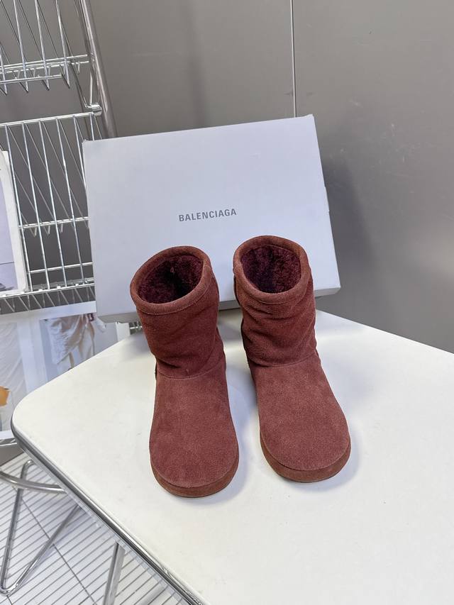 Balenciaga Fall/Winter Latest Ski Collection Snow Boots Many celebrities and inf