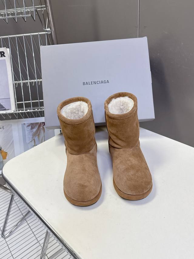 Balenciaga Fall/Winter Latest Ski Collection Snow Boots Many celebrities and inf