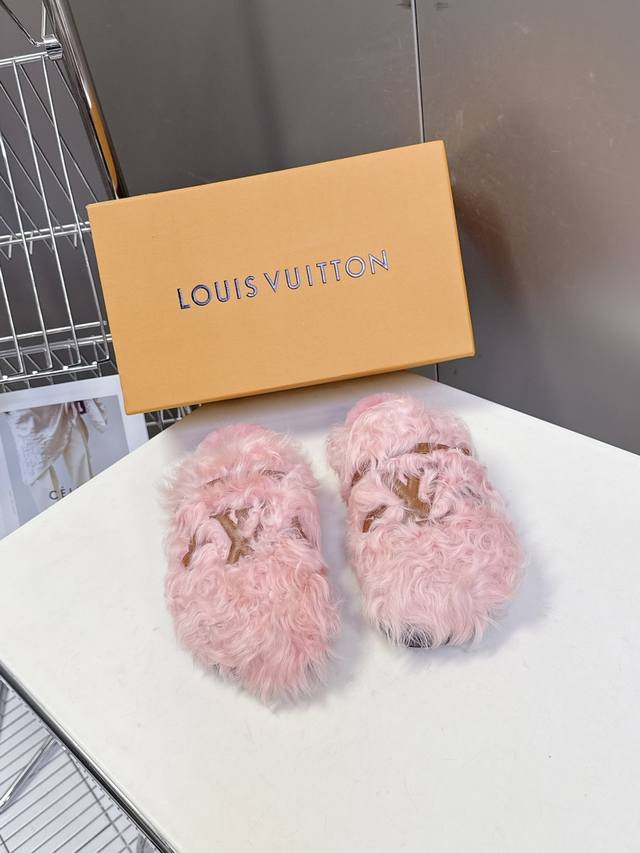 Louis Vuitton Autumn/Winter Newest Furry Slippers ~ These furry slippers are so