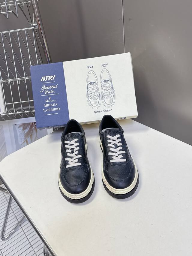 Men's 10 Autry latest retro couple's distressed white sneakers Every Autry shoe