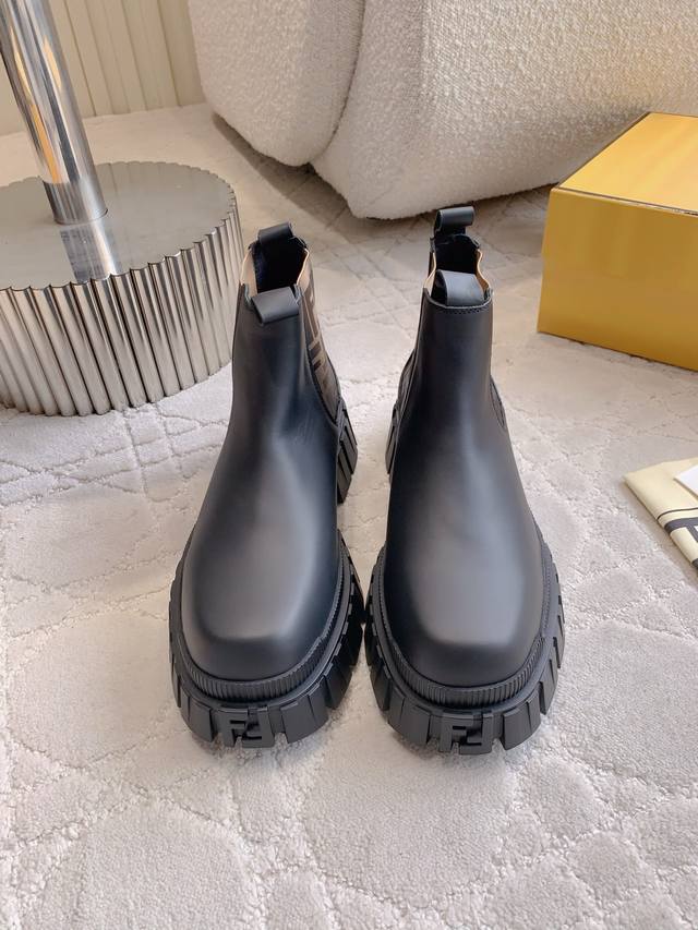 Factory Price P Top-Tier Version Fend* New Men's Thick-Soled Chelsea Boots Origi Factory Price P Top-Tier Version Fend* New Men's Thick-Soled Chelsea Boots Origi