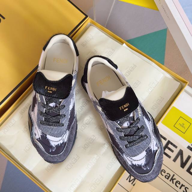 Top Version: Women's 440 Men's Fendi Wave Pulse Series Inkjet Flip-Top Pony Hair Top Version: Women's 440 Men's Fendi Wave Pulse Series Inkjet Flip-Top Pony Hair