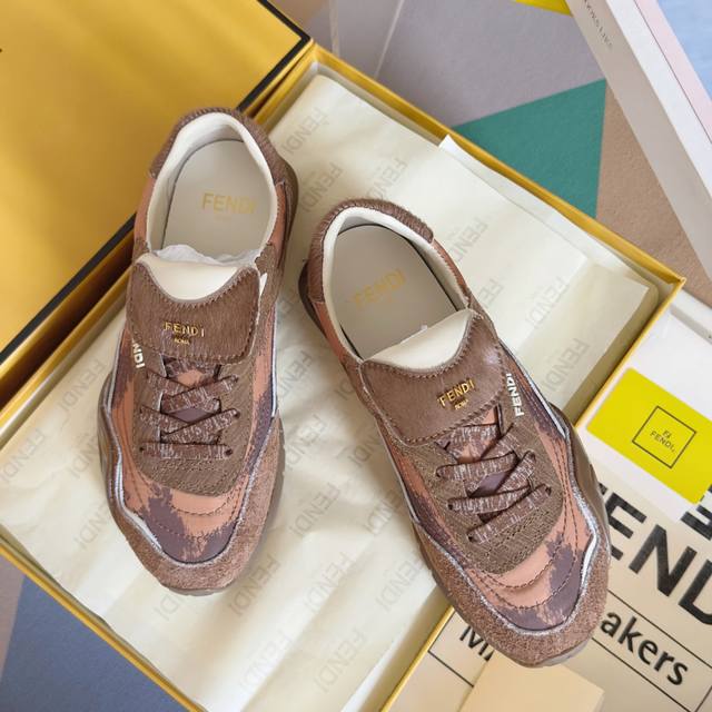 Top Version: Women's 440 Men's Fendi Wave Pulse Series Inkjet Flip-Top Pony Hair Top Version: Women's 440 Men's Fendi Wave Pulse Series Inkjet Flip-Top Pony Hair