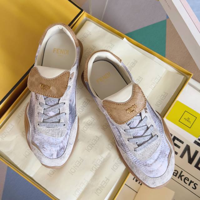 Top Version: Women's 440 Men's Fendi Wave Pulse Series Inkjet Flip-Top Pony Hair Top Version: Women's 440 Men's Fendi Wave Pulse Series Inkjet Flip-Top Pony Hair