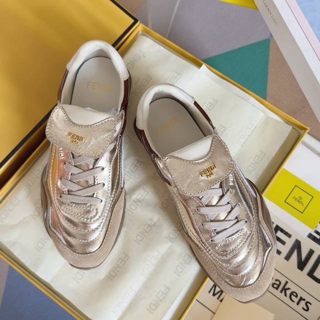 Top Version: Women's 440 Men's Fendi Wave Pulse Series Inkjet Flip-Top Pony Hair Top Version: Women's 440 Men's Fendi Wave Pulse Series Inkjet Flip-Top Pony Hair