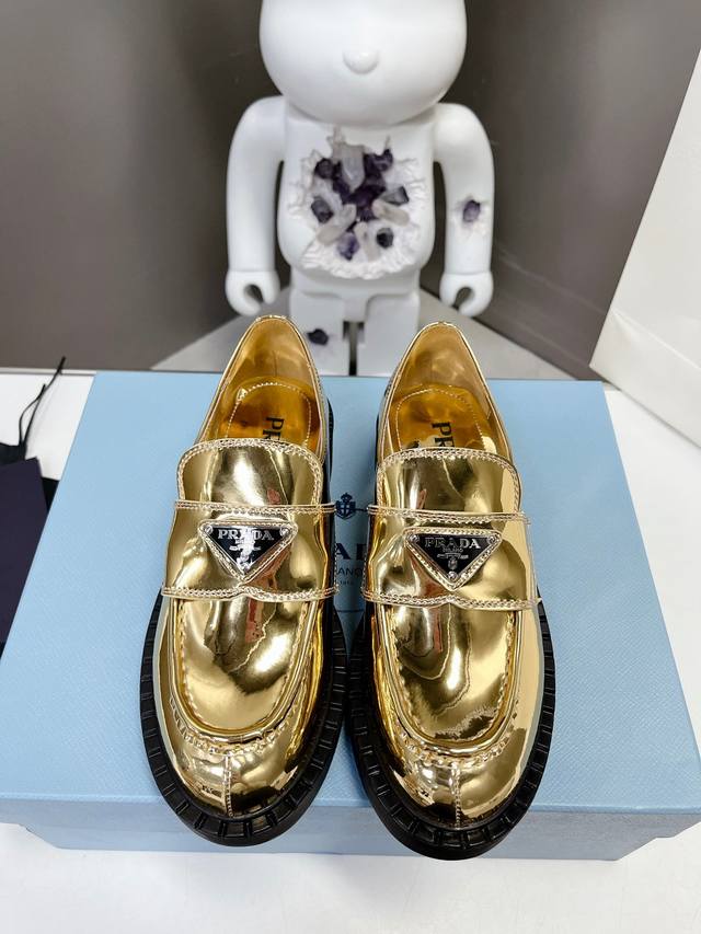 Factory Price P Prada Spring/Summer Gold and Silver Loafers New Arrival Continui