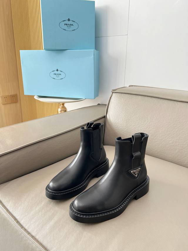 Prada's top-tier motorcycle high boots are here! They look amazing on, are comfo