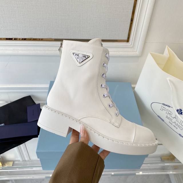 2630Sss Highly Recommended: Prada's Latest Long Boots! These red-hot Prada early