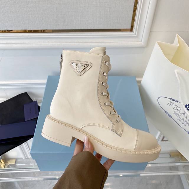 2630Sss Highly Recommended: Prada's Latest Long Boots! These red-hot Prada early