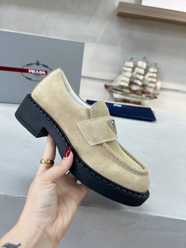 Factory Price: Prada: Men's and Women's Styles Fabric: Grade A imported high-glo