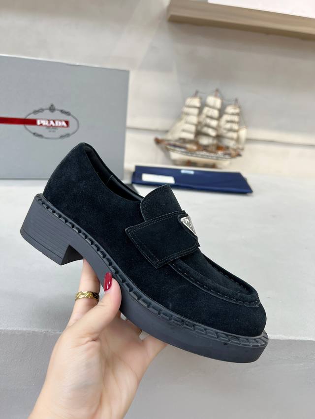 Factory Price: Prada: Men's and Women's Styles Fabric: Grade A imported high-glo