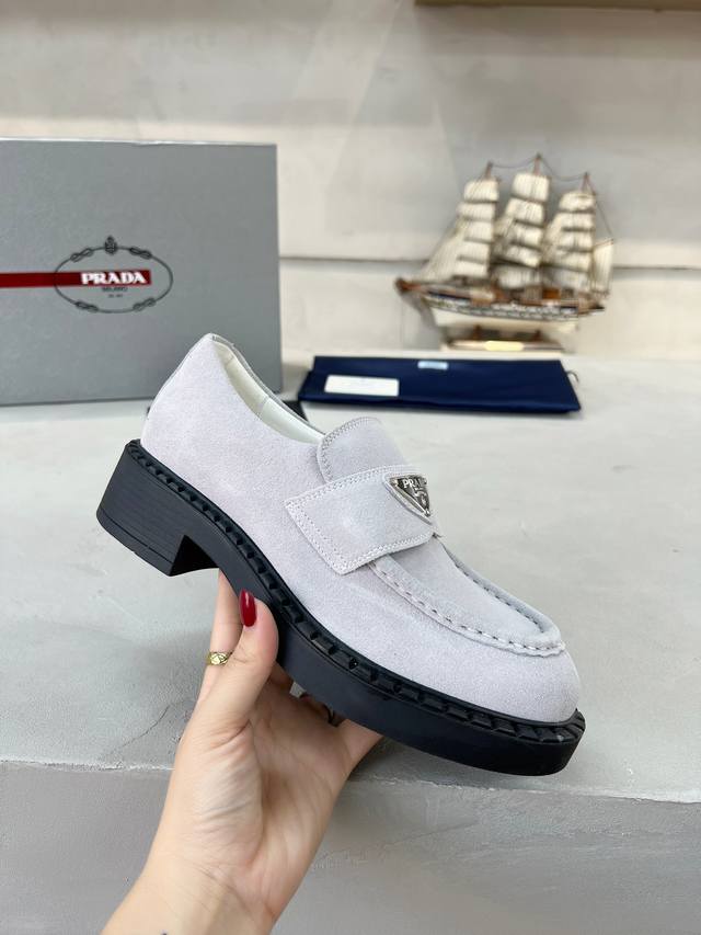 Factory Price: Prada: Men's and Women's Styles Fabric: Grade A imported high-glo