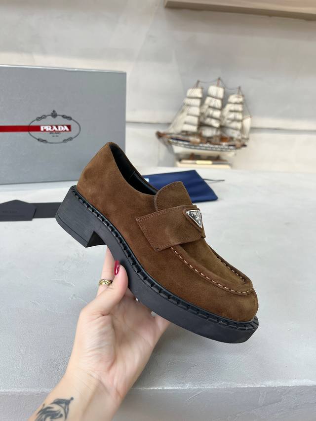 Factory Price: Prada: Men's and Women's Styles Fabric: Grade A imported high-glo