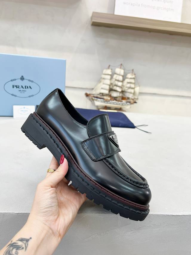 Factory Price: Prada men's and women's shoes, best-selling items in boutiques, s