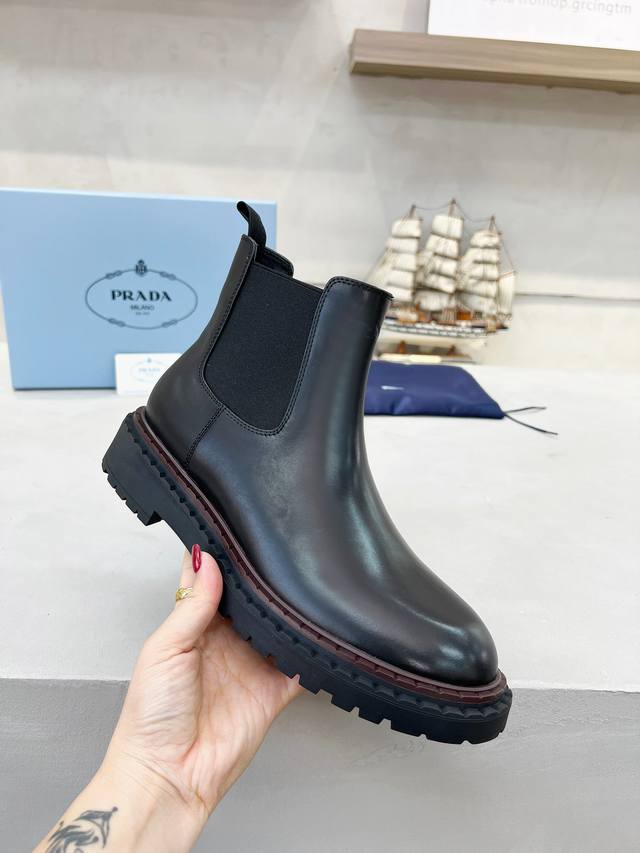 Factory Price: Prada men's and women's shoes, best-selling style in department s