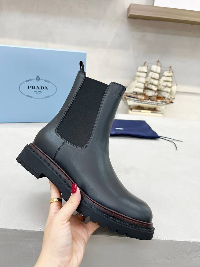 Factory Price: Prada men's and women's shoes, best-selling style in department s