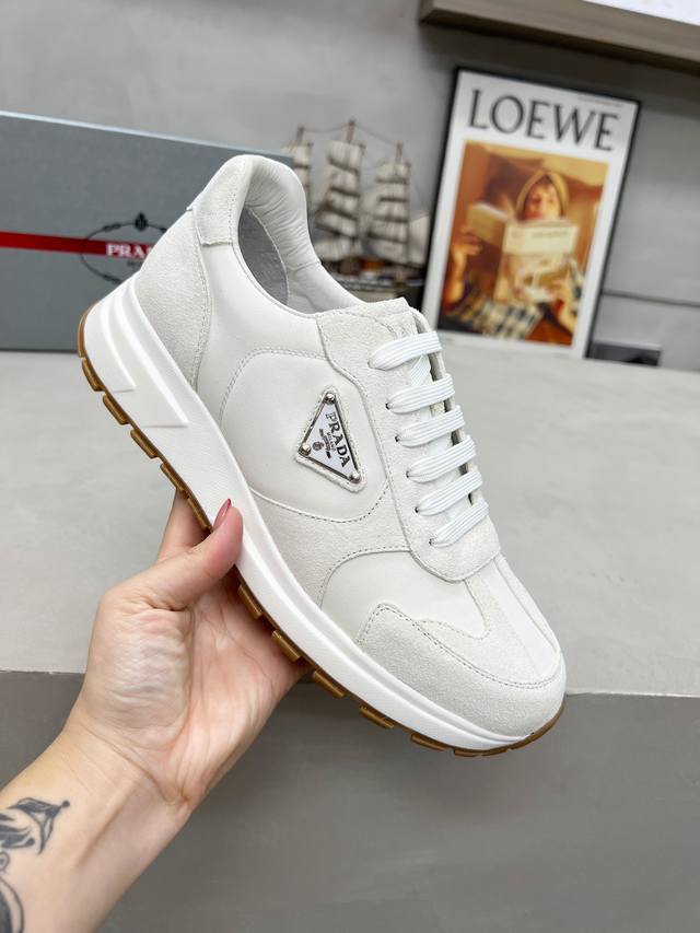 Factory Price: Prada men's shoes, best-selling item in department stores, same a