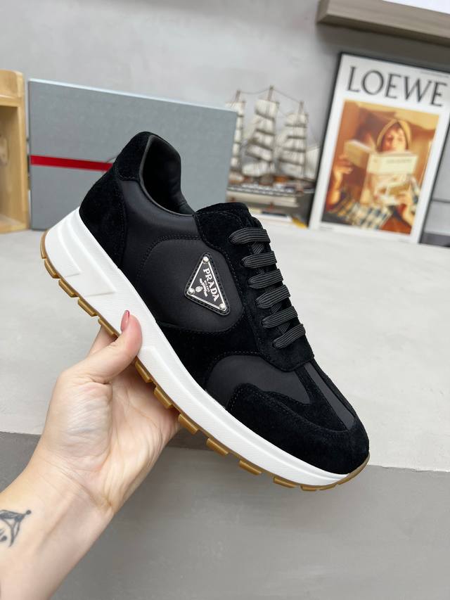 Factory Price: Prada men's shoes, best-selling item in boutiques, same as the of
