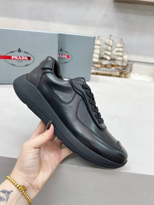 Factory Price: Prada men's shoes, best-selling item in boutiques, same as the of
