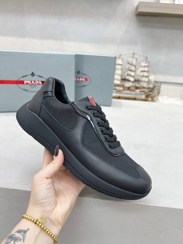 Factory Price: Prada men's shoes, best-selling item in boutiques, same as the of