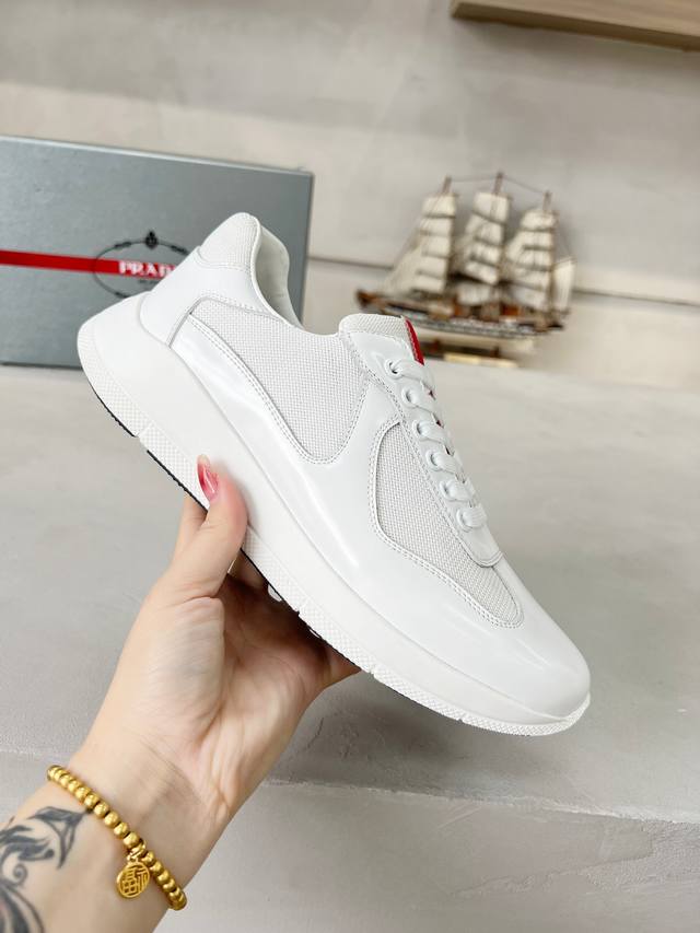 Factory Price: Prada men's shoes, best-selling item in boutiques, same as the of